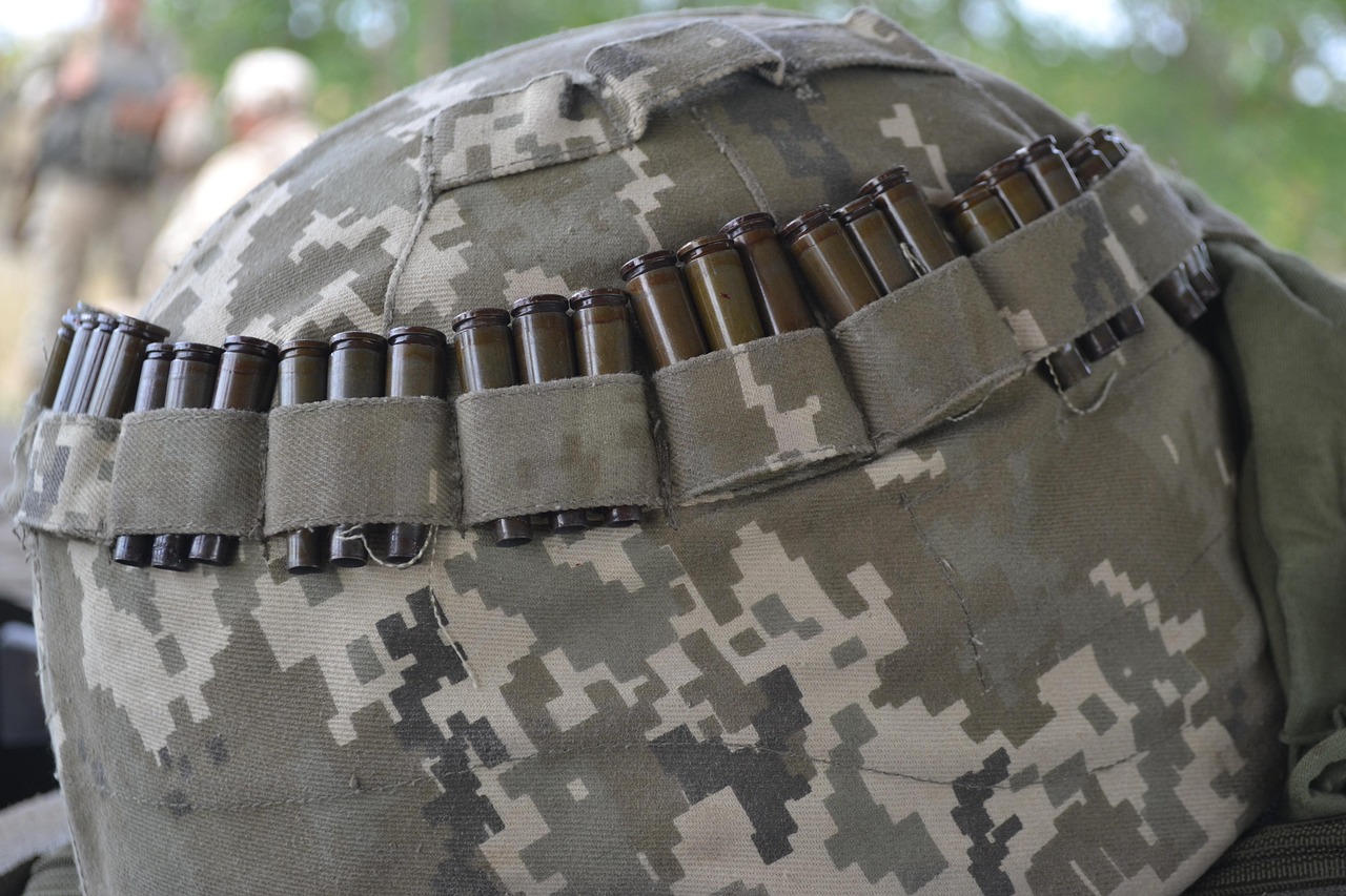 实名微信号批发：端游吃鸡账号怎么购买视频